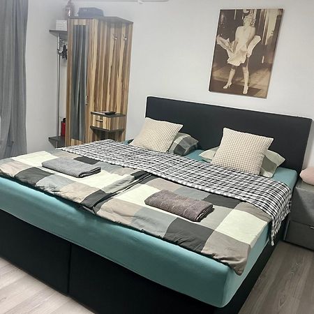 Apartmanek Patricie Room With Kitchenette Suitable For 2 Adults And 2 Children Mikulov Eksteriør billede