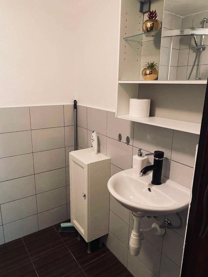 Apartmanek Patricie Room With Kitchenette Suitable For 2 Adults And 2 Children Mikulov Eksteriør billede